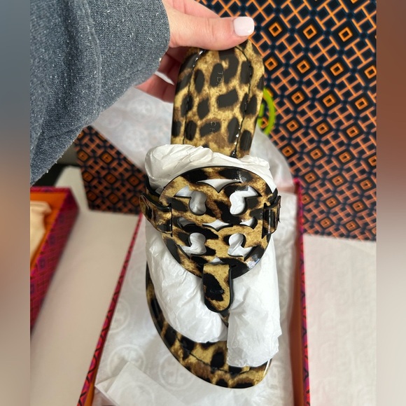 Tory Burch Miller Printed Patent Sandal Natural Leopard Size 5 Tan Brown Black - Picture 3 of 9